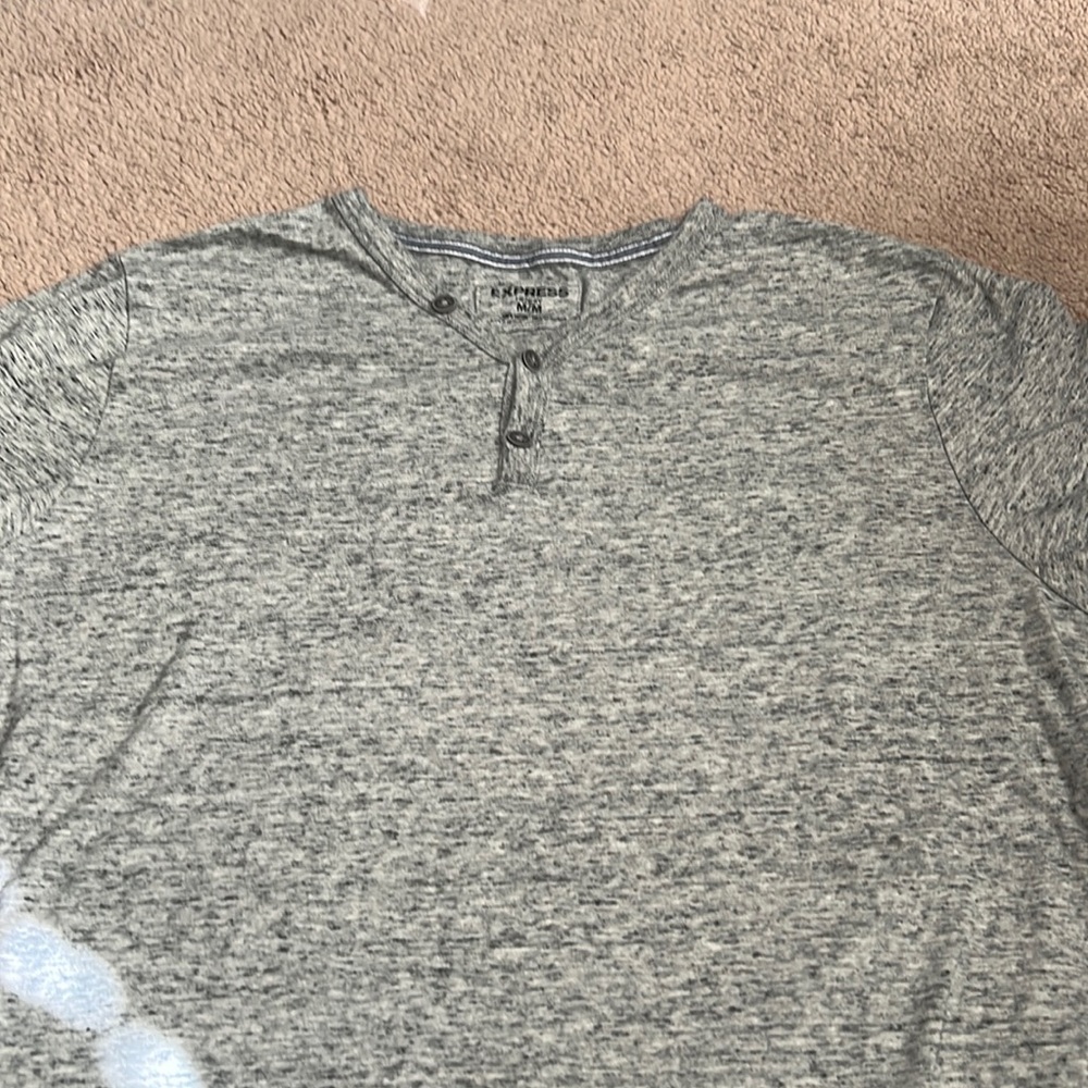 Express boys gray short sleeve shirt size M NWOT